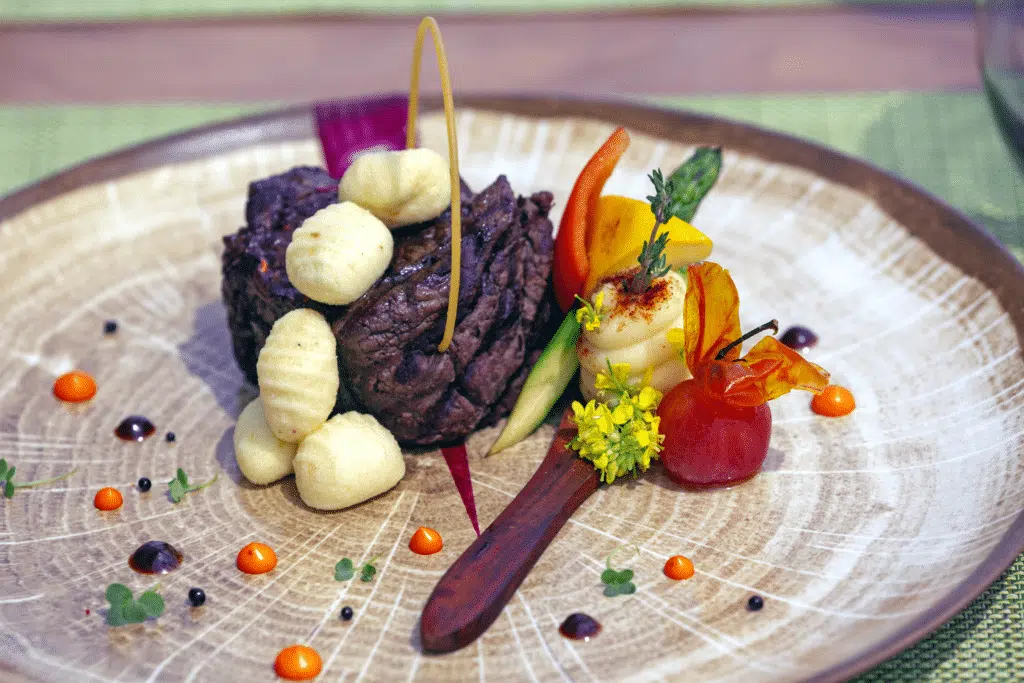 OBLU SELECT Sangeli Just Grill 户外餐厅海滨用餐美食