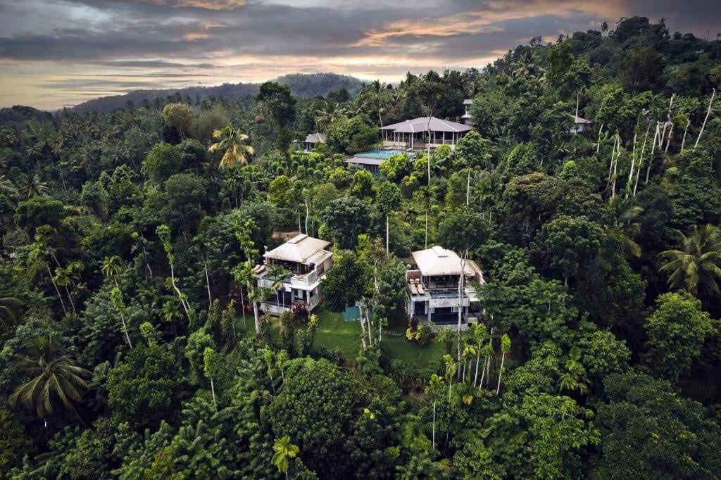 Les meilleurs hôtels à Kandy : où séjourner pour tous les budgets 5 Villas privées au Aarunya Nature Resort Kandy près de la Knuckles Mountain Range avec vue sur la vallée forestière