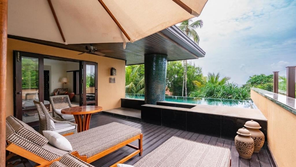 Best Luxury Hotels in Sri Lanka: 10 Stays Worth Every Rupee 2 Cape Weligama infinity pool villa overlooking Indian Ocean and coastal headland
