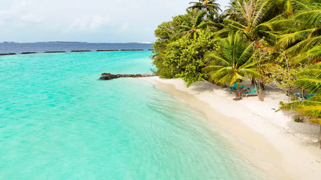 I migliori resort alle Maldive vicino a Malé: 10 isole top vicine all'aeroporto 7 vista aerea dell'isola di Kurumba Maldives e della laguna turchese a 10 minuti dal Velana International Airport
