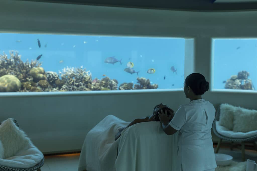 몰디브 최고의 웰니스 리조트: 스파 & 웰빙 리트릿 Top 10 3 HUV 23 DEC 18 Spa Underwater Massage 87