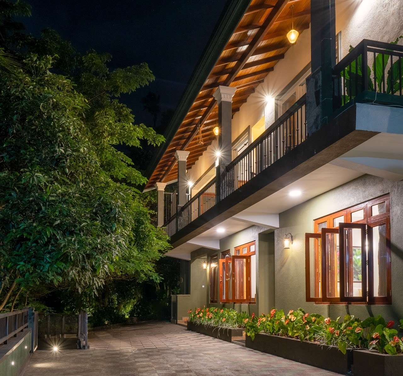 Les meilleurs hôtels à Kandy : où séjourner pour tous les budgets 10 Hôtel sur les hauteurs Kandy Tree Tops avec piscine surplombant la canopée et vues sur les hautes terres