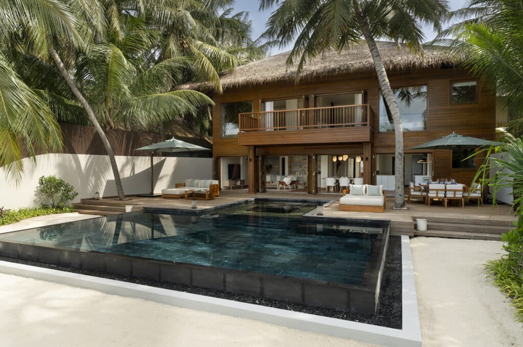 몰디브 최고의 웰니스 리조트: 스파 & 웰빙 리트릿 Top 10 12 Two Bedroom Beach House with Pool 22