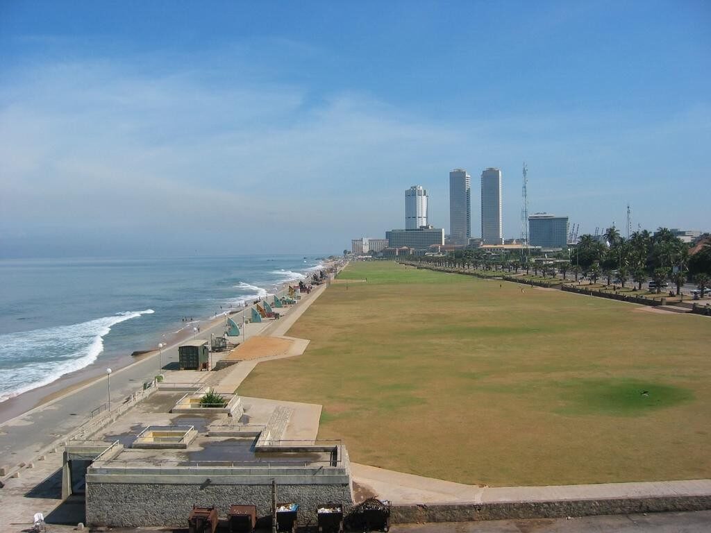 Sri Lanka West Coast: Colombo, Negombo & Your Gateway to the Island 9 Galle Face Green esplanade in Colombo with kite sellers and families at sunset
