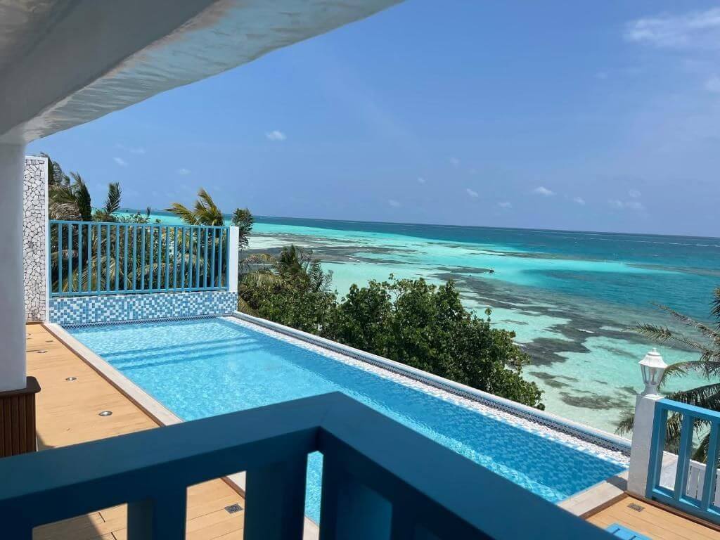 Dhiffushi Maldives: Budget Island with Easy Transfers 4 Endorphins Beach Villa Dhiffushi Maldives 4-star hotel with pool and sea view