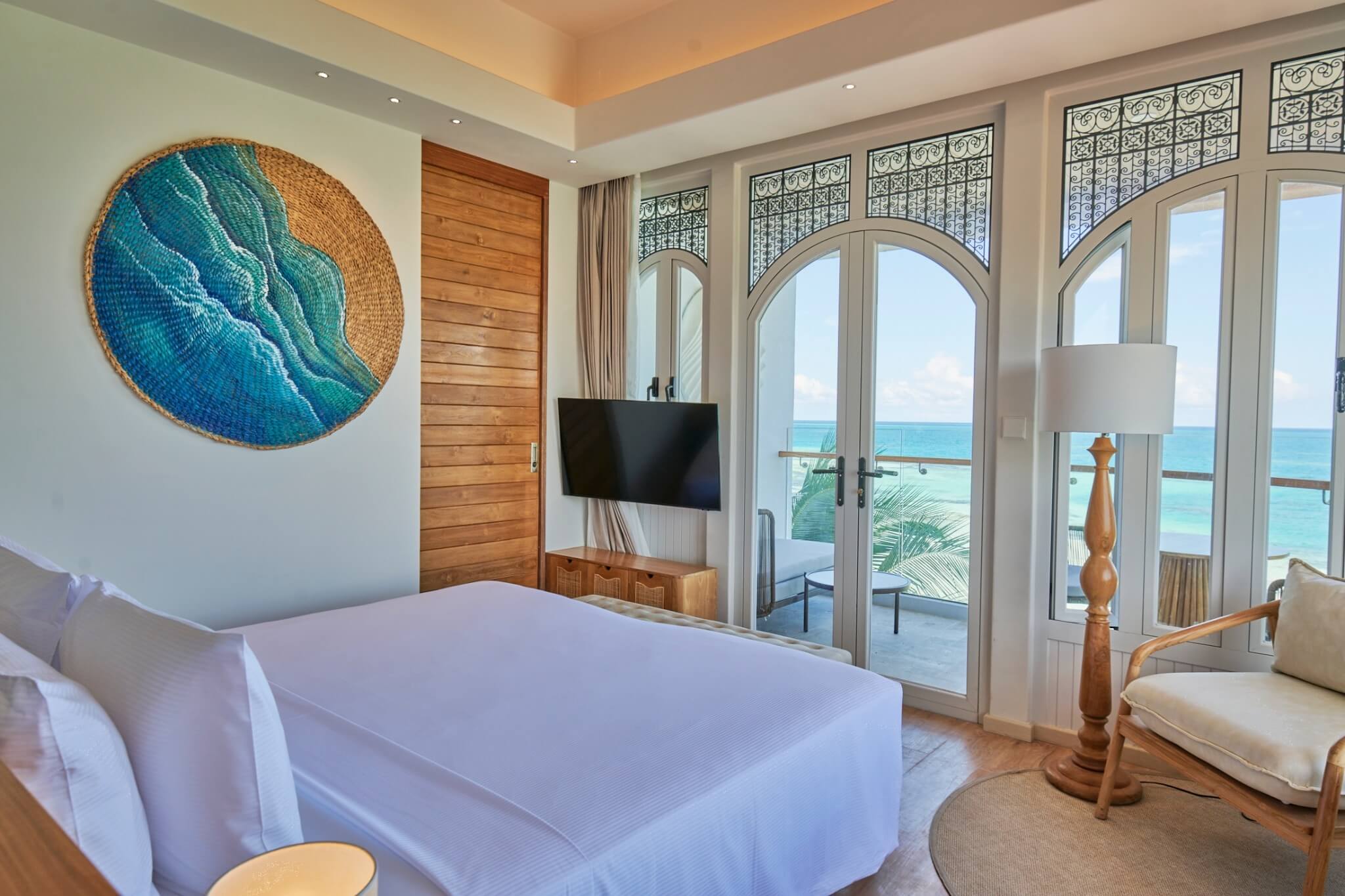 Dhiffushi Maldives: Budget Island with Easy Transfers 3 Stone Hotels Dhiffushi modern room with balcony and garden or sea view
