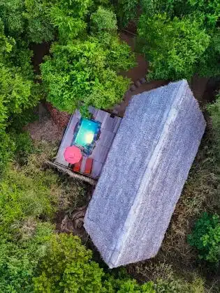hotel inside the jungle in sri lanka