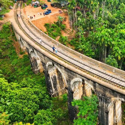 nine arch bridge in sri lanka