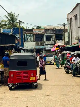 sri lanka city road trip